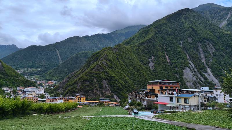 别光盯着稻城亚丁了！黑水县这几个地方，拍照拍到手机内存告急！-第1张图片-阿坝旅游网